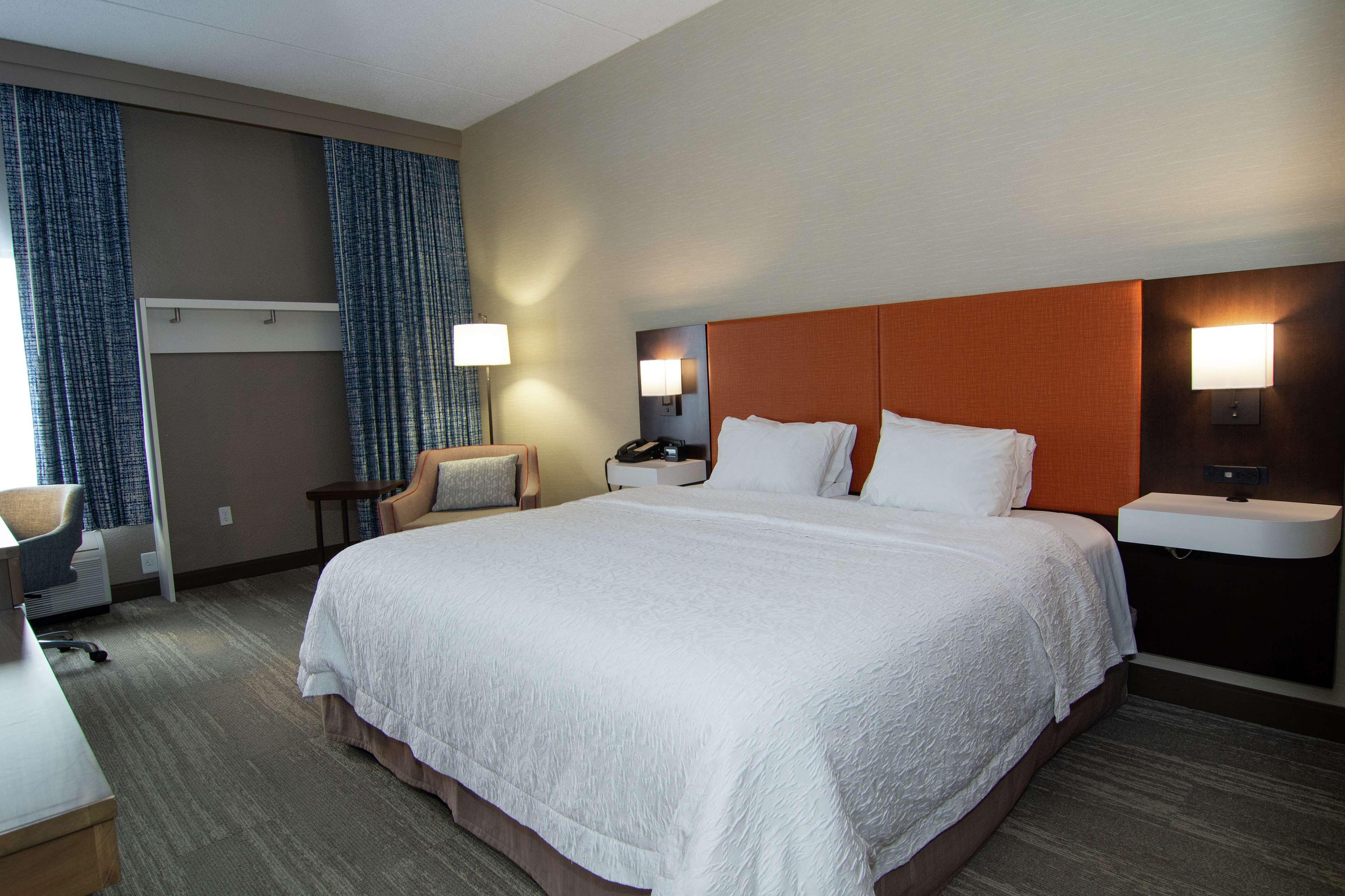 Hampton Inn Summersville Bagian luar foto