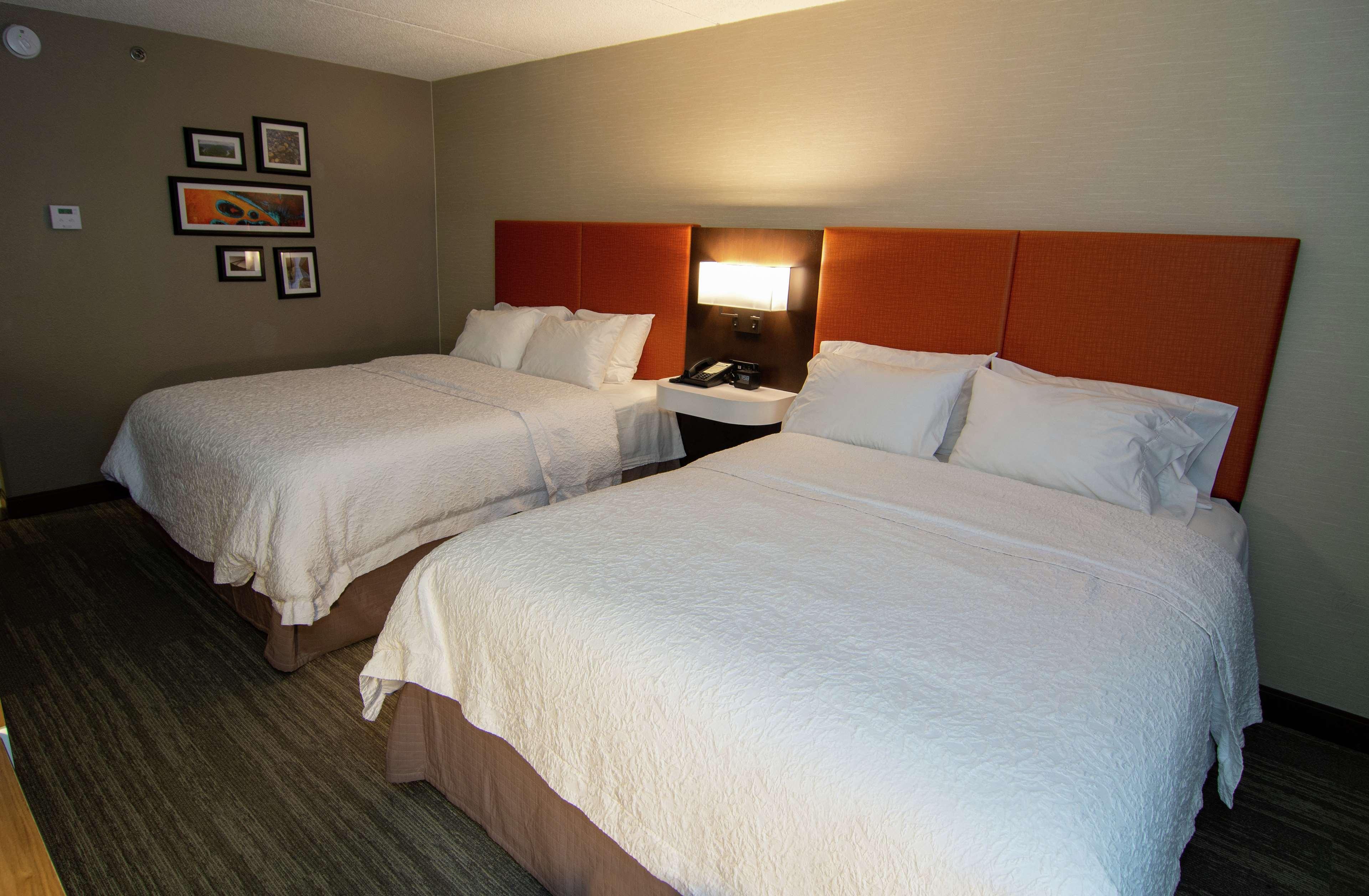 Hampton Inn Summersville Bagian luar foto