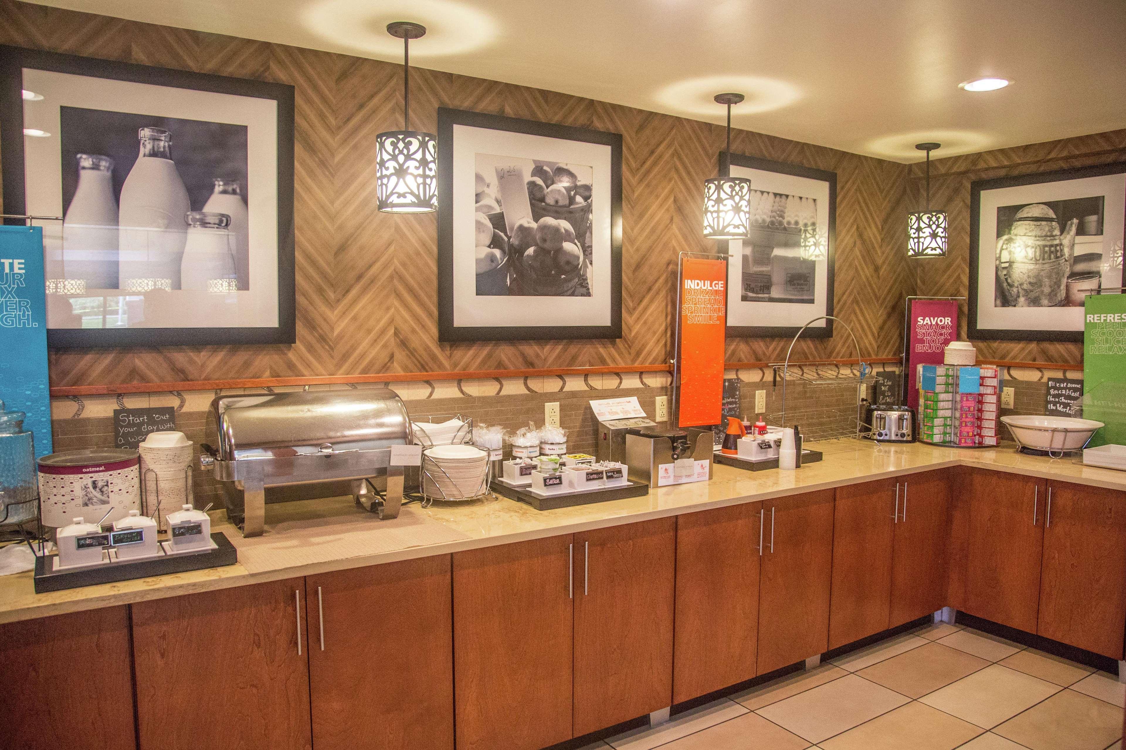 Hampton Inn Summersville Bagian luar foto