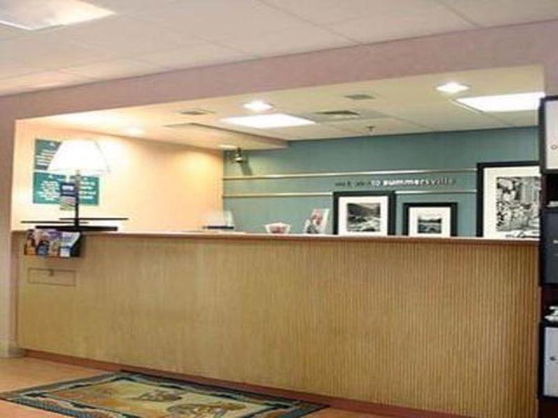 Hampton Inn Summersville Bagian luar foto